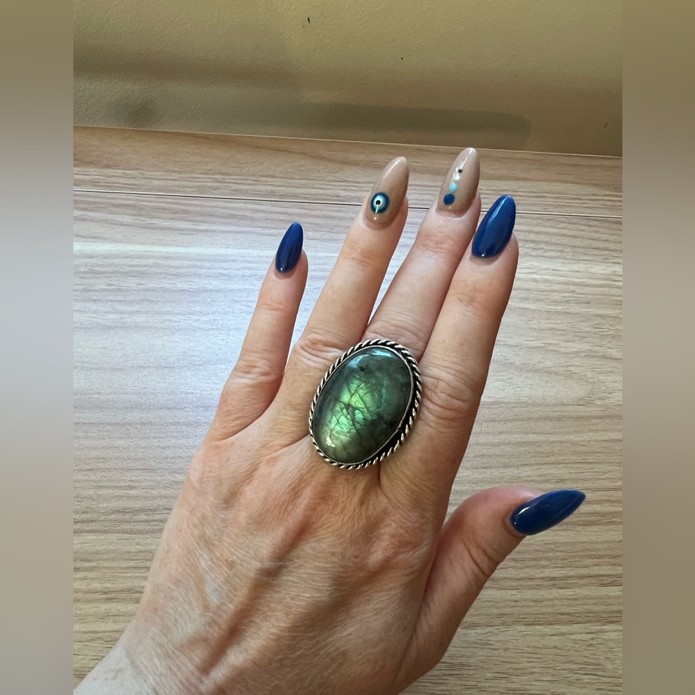 Labradorite Flash Cabochon Ring - Picture 5 of 14